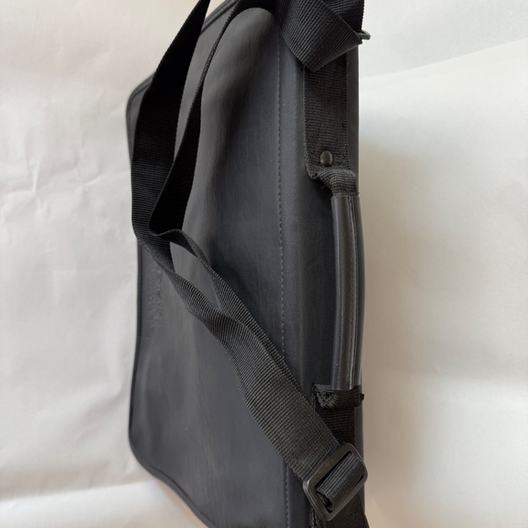 DISNEY Feature Animation Laptop Satchel - Picture 5 of 8